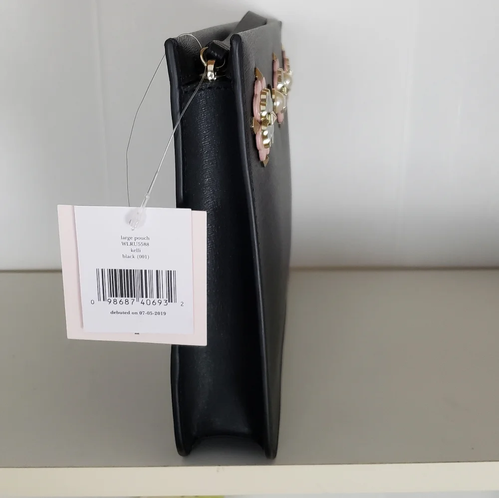 Kate Spade Black Large Kelli Pouch NWT‎